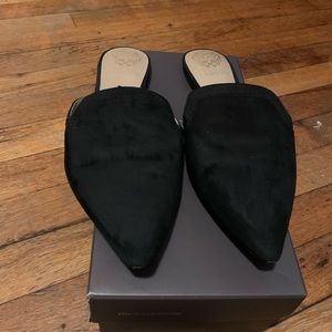 Vince Camuto Blk genuine suede mules